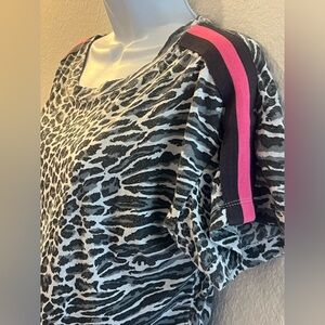 Vintage Havana Animal print Short Sleeve T-Shirt with side tie size small